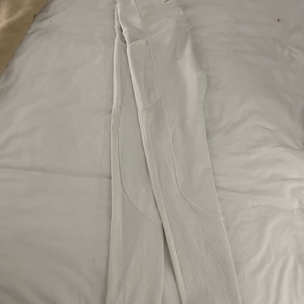 White Lululemon leggings